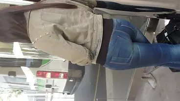 Massaggio con olio gocciolante e troie lesbiche mature figa bagnata con Gia Derza