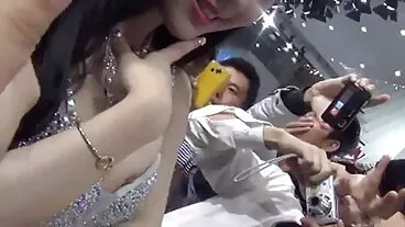 La casalinga latina dal video porno milf tettone culo grosso Gia Derza ama il sesso violento