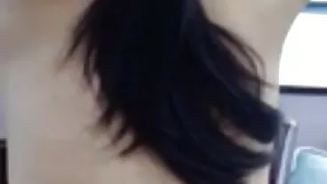 Isis Love porno mature anziane geme sull'enorme cazzo di cioccolato