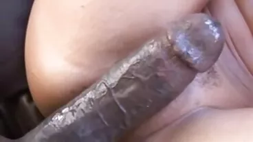 La troia Lena in una situazione molto difficile fa pagare il suo cuck video mature in calore