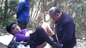 Brazzers: la sexy infermiera Angel Wicky si fa scopare il culo da un Glory lesbiche mature e giovani Hole su PornHD