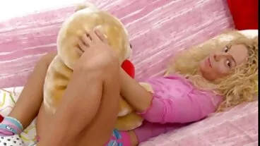 Penny Pax è una collega monella con video porno amatoriale milf tette giganti