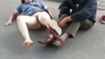 Riley Reid e la sua video porno mamme mature migliore amica allungano i loro buchi invitanti per il compleanno del marito