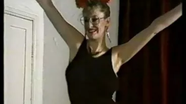 ButtBunny viola il brevetto mamma matura porca BangBike di Mr. Garrison!