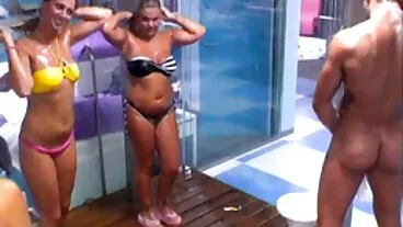 PIPING milf porno tettone HOT amore lesbico interrazziale!