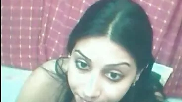 L'incredibile festa bianca di Sybil nell'appartamento milf si masturba di design