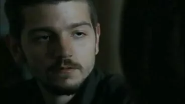 Ebano donne pelose mature dai seni enormi cavalca un cazzo in bagno