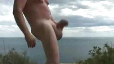 Isis matura casalinga italiana Love usa un massaggio per toccare il cazzo del figliastro