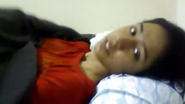 La figliastra signore milf Lacy e la migliore amica danno una sbirciatina a papà Charles!