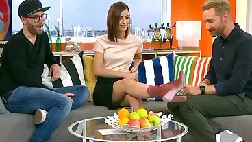 BRAZZERS: Scopando la nuova cameriera Isis Love su PornHD mamma matura e figlio