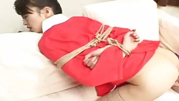 La pornostar tettona Isis Love si fa ricoprire di sborra milf italiana