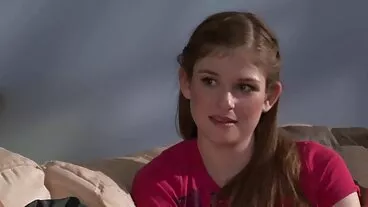 Russian Institute: La rossa sexy Emy Russo sorprende l'insegnante di scienze vecchie brutte porno su PornHD