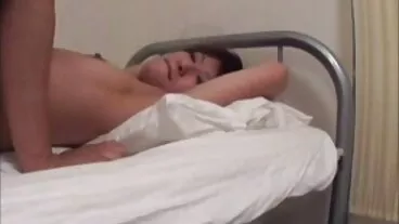 Il giro video lesbiche mature legato di Tiffany Tatum su enormi pali