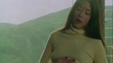 Due ragazze calde cavalcano un grosso cazzo video di donne mature